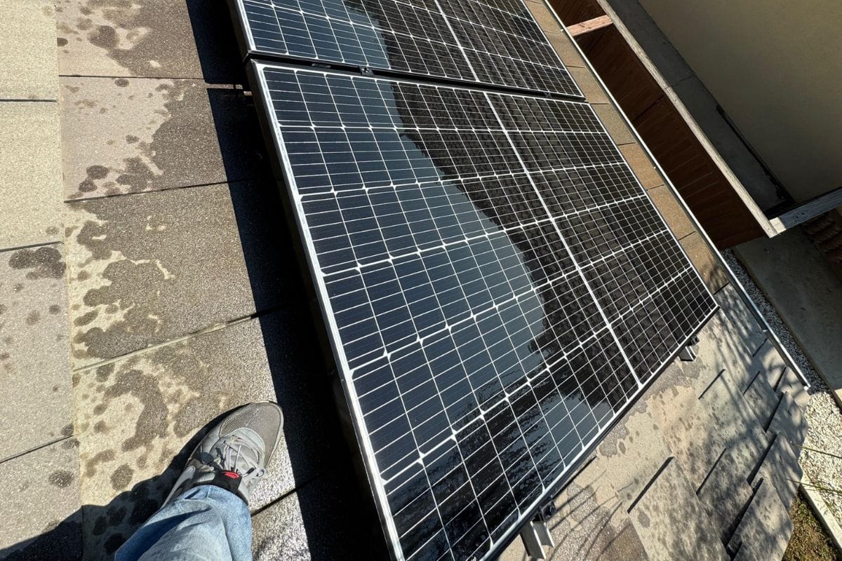 professional-solar-panel-cleaner-cathedral-city